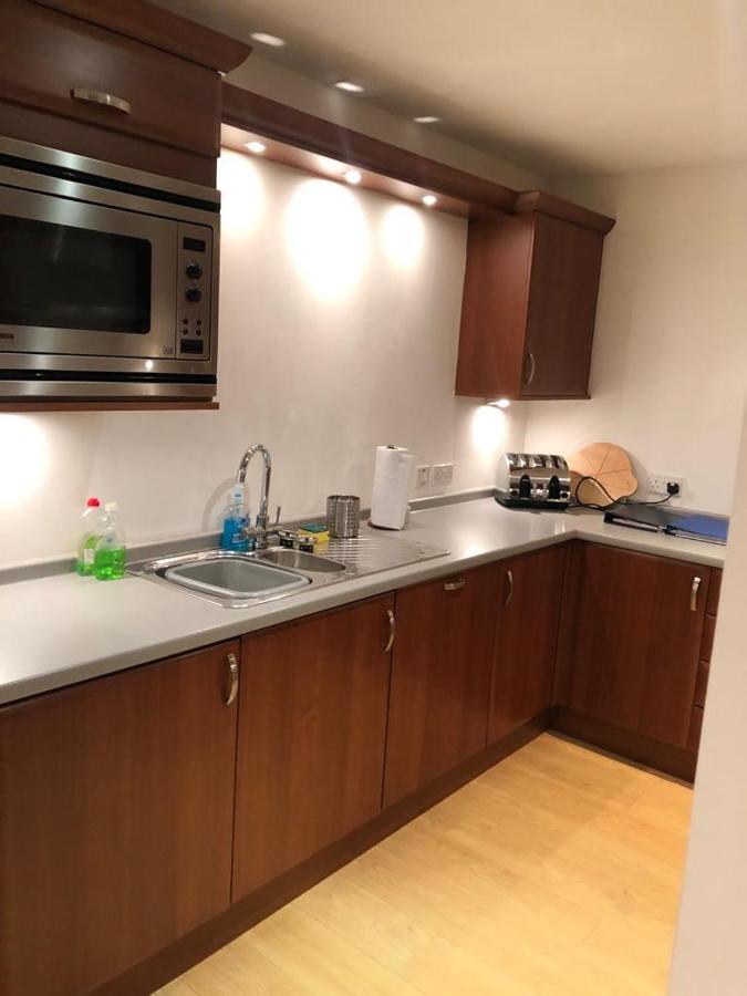 Comfy Two Bedroom Apartment Right In The City Centre Glasgow Eksteriør billede