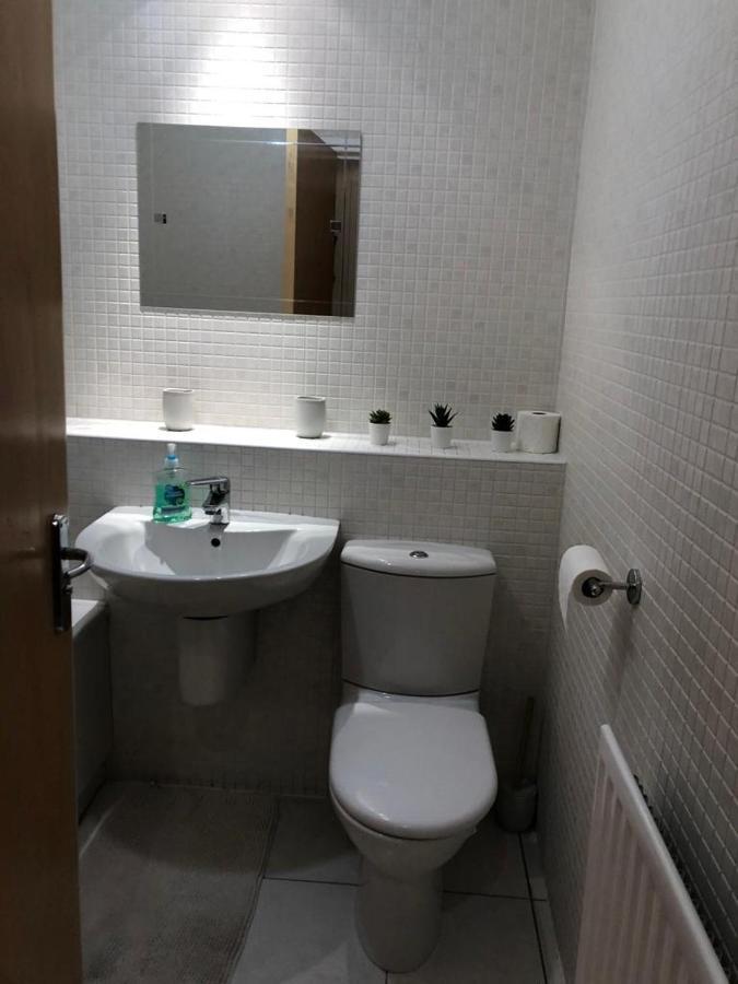 Comfy Two Bedroom Apartment Right In The City Centre Glasgow Eksteriør billede