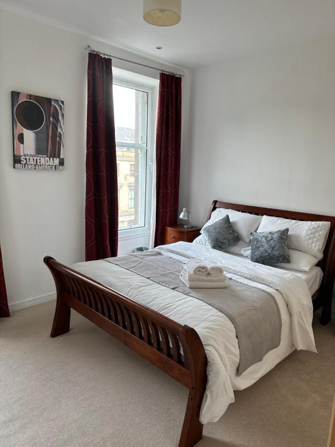 Comfy Two Bedroom Apartment Right In The City Centre Glasgow Eksteriør billede